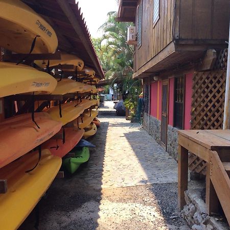 Sea Breeze Inn Уест Енд Екстериор снимка
