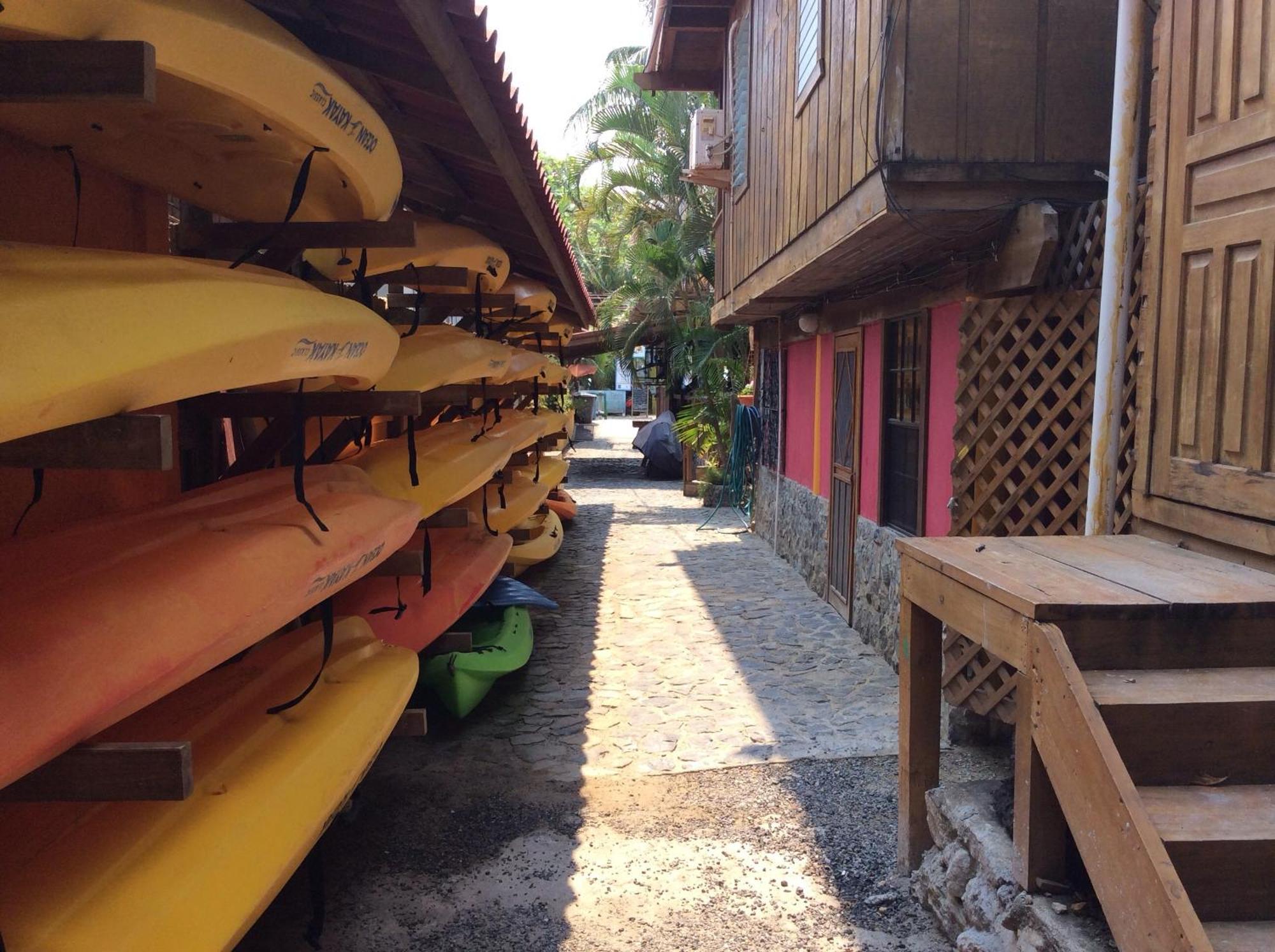 Sea Breeze Inn Уест Енд Екстериор снимка