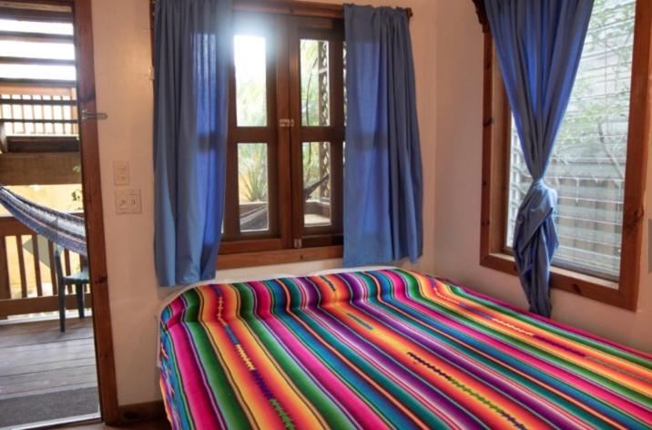 Sea Breeze Inn Уест Енд Екстериор снимка
