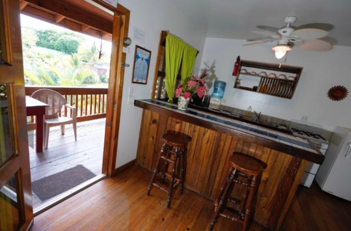 Sea Breeze Inn Уест Енд Екстериор снимка