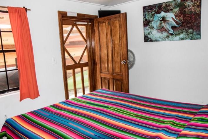 Sea Breeze Inn Уест Енд Екстериор снимка