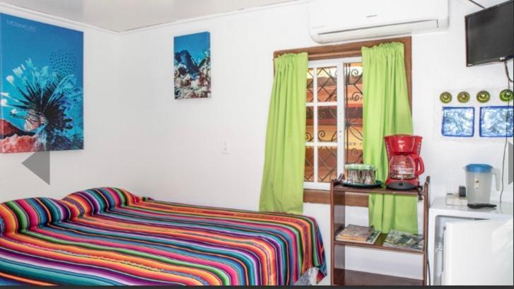 Sea Breeze Inn Уест Енд Екстериор снимка